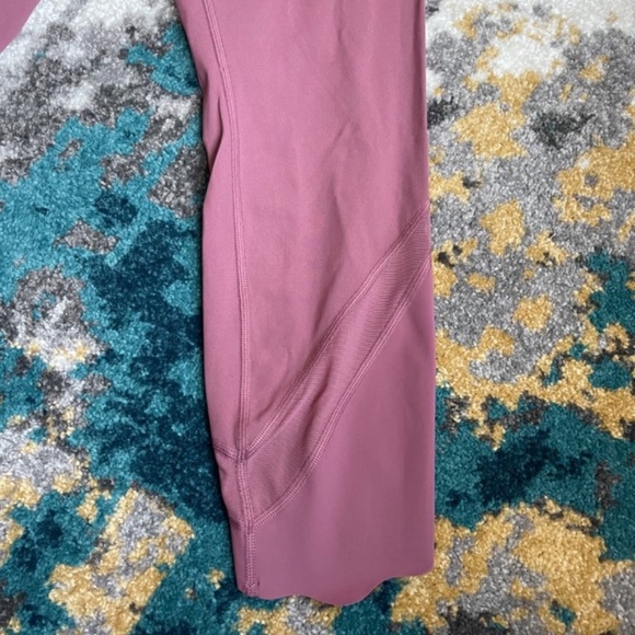 Lululemon Mesh Panel Mauve Pink Cropped Legging with Scallop Edges - Picture 4 of 8